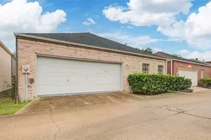 9506 Bayou Brook St, Houston, TX 77063 - Photo 24