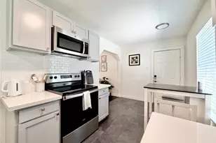 218 W 15th St, Houston, TX 77008 - Photo 6