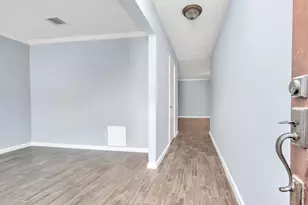 13627 Greenridge Dr, Sugar Land, TX 77498 - Photo 6