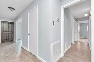 13627 Greenridge Dr, Sugar Land, TX 77498 - Photo 14