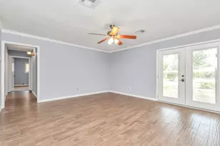 13627 Greenridge Dr, Sugar Land, TX 77498 - Photo 10