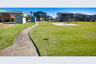 568 County Road 616, Sargent, TX 77414 - Photo 2