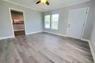 701 18th Ave N, Texas City, TX 77590 - Photo 4