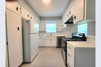 701 18th Avenue N, Texas City, TX 77590 - Photo 8