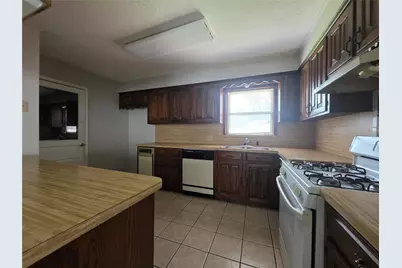 705 N Circle Drive, Baytown, TX 77520 - Photo 6