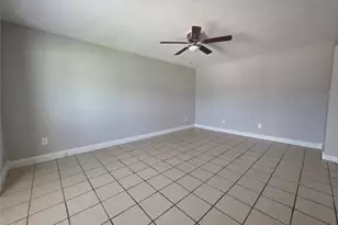 705 N Circle Dr, Baytown, TX 77520 - Photo 8
