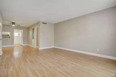1807 Stoney Brook Drive #204, Houston, TX 77063 - Photo 6
