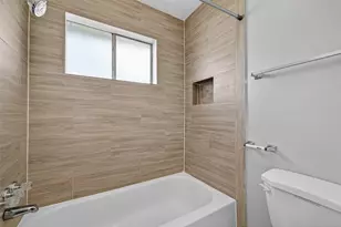 10402 Gulfstream Ln, Sugar Land, TX 77498 - Photo 18