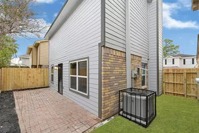 7050 Inwood Park Drive #113, Houston, TX 77088 - Photo 24