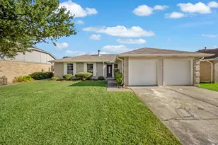 10836 Mesquite Dr, La Porte, TX 77571 - Photo 2