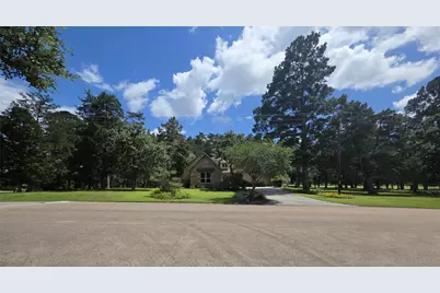 901 N Falls Drive, New Ulm, TX 78950 - Photo 4