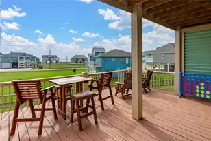 3228 Castle Dr, Crystal Beach, TX 77650 - Photo 4