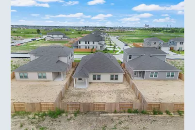 2414 East Heritage Drive, Dayton, TX 77535 - Photo 28