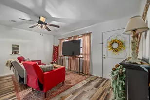 101 Lubbock St, Point Comfort, TX 77979 - Photo 28