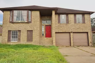 110 Almond Dr, Lake Jackson, TX 77566 - Photo 1