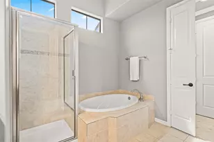 1049 W 22nd St, Houston, TX 77008 - Photo 18