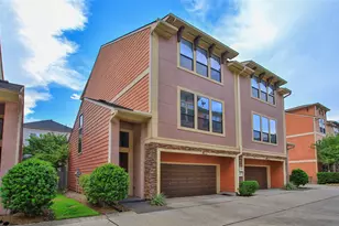 1049 W 22nd St, Houston, TX 77008 - Photo 1