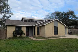 1601 Live Oak Hollow St, Pearland, TX 77581 - Photo 1