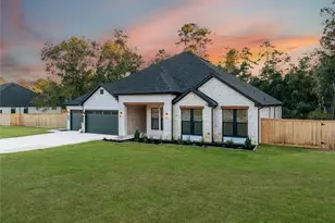 359 Louvenia Ct, Pinehurst, TX 77362 - Photo 50