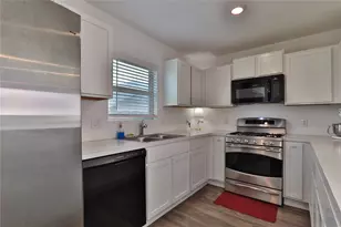 184 Kelly St, Angleton, TX 77515 - Photo 10