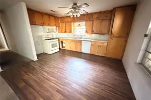 2110 Flynn Dr, Pasadena, TX 77502 - Photo 8