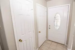 2611 Ashington Dr, Houston, TX 77067 - Photo 2