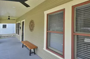 1037 Oxford St, Houston, TX 77008 - Photo 2