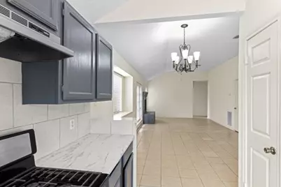 5934 Beaconridge Drive, Houston, TX 77053 - Photo 6