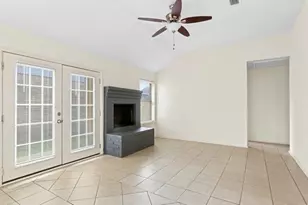 5934 Beaconridge Dr, Houston, TX 77053 - Photo 10