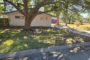 5006 Interlachen St, Baytown, TX 77521 - Photo 6