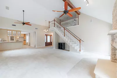 519 E Hillary Circle, Sugar Land, TX 77498 - Photo 8