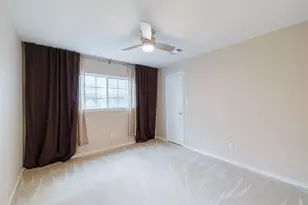 519 E Hillary Cir, Sugar Land, TX 77498 - Photo 22