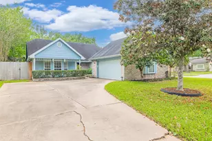 519 E Hillary Cir, Sugar Land, TX 77498 - Photo 1