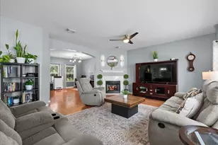 2111 Bataan Dr, League City, TX 77573 - Photo 2