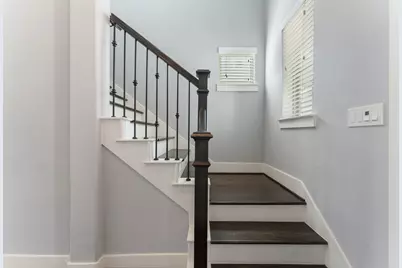 1512 Hatcher Spring Lane, Houston, TX 77008 - Photo 10