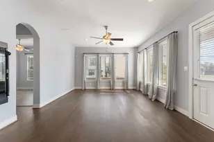 1512 Hatcher Spring Ln, Houston, TX 77008 - Photo 6