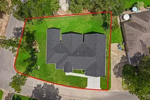 1920 Foxbriar Dr, Huntsville, TX 77340 - Photo 2