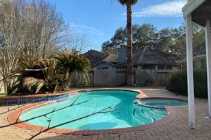 215 W New Meadows Dr, Sugar Land, TX 77479 - Photo 28