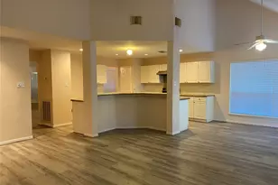 215 W New Meadows Dr, Sugar Land, TX 77479 - Photo 6