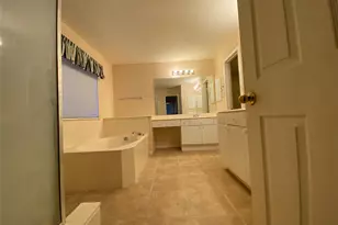 215 W New Meadows Dr, Sugar Land, TX 77479 - Photo 14