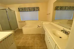 215 W New Meadows Dr, Sugar Land, TX 77479 - Photo 12