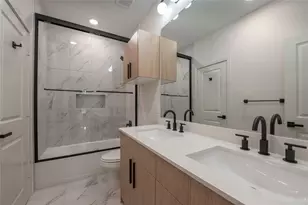 7930 Corinth St, Houston, TX 77051 - Photo 12