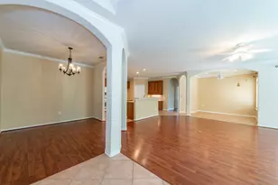 5331 Valley Bluff Ln, Katy, TX 77494 - Photo 4