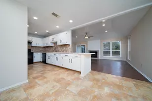 2411 Gunston Ct, Sugar Land, TX 77478 - Photo 4