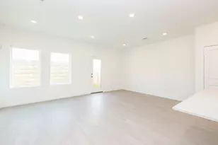 2135 Salinas Dr, Rosharon, TX 77583 - Photo 2