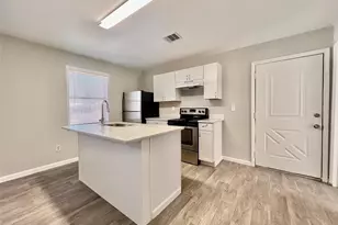 928 John Alber Rd, Houston, TX 77076 - Photo 2