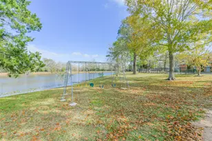 202 Victoria Way, Friendswood, TX 77546 - Photo 32