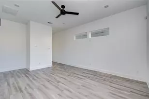2054 Johanna Crk Dr, Houston, TX 77055 - Photo 12