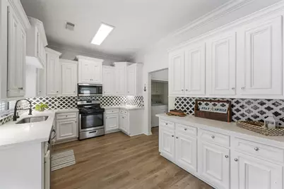 3024 Avenue R 1/2, Galveston, TX 77550 - Photo 4