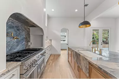 4046 Drummond Street, Houston, TX 77025 - Photo 6